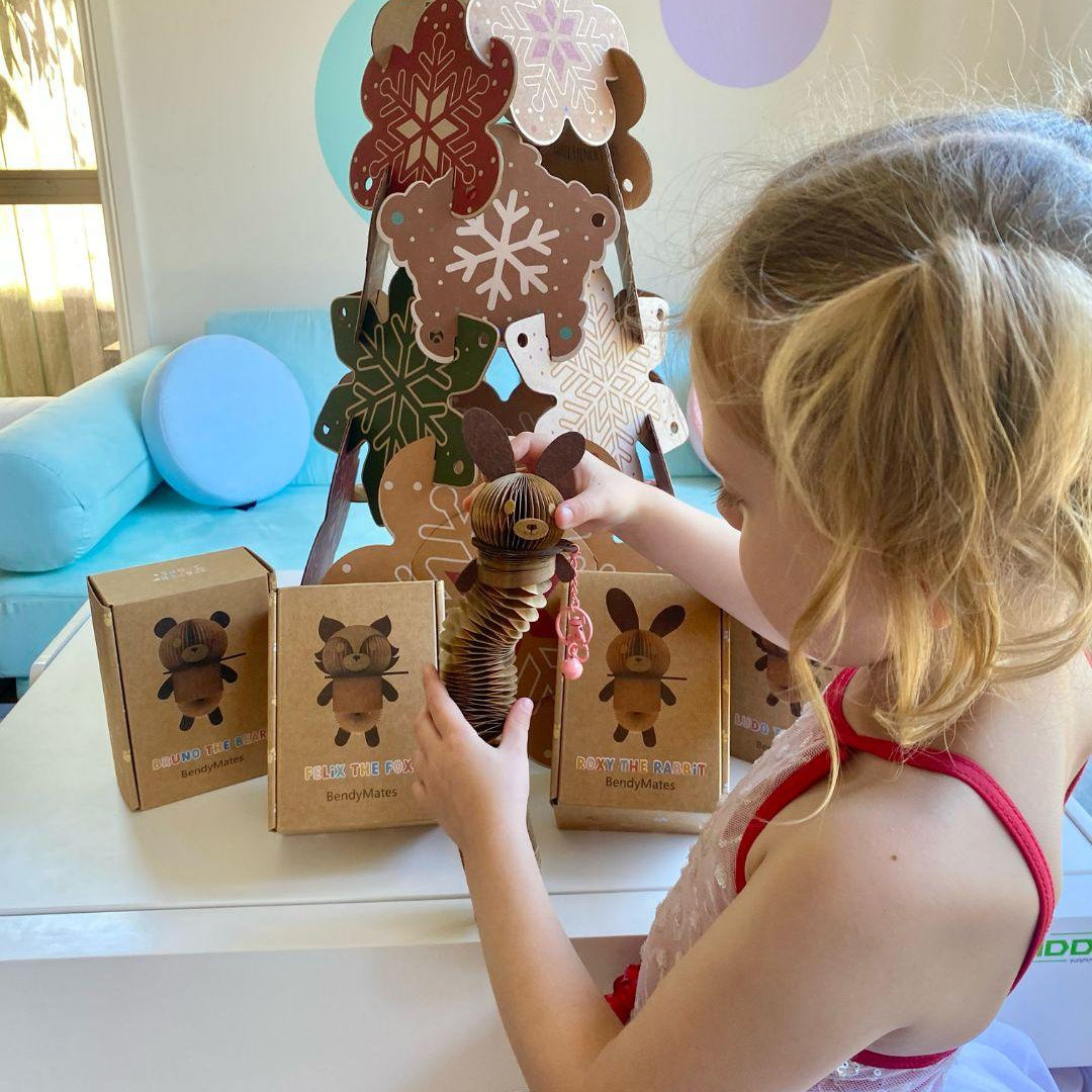 Roxy the Rabbit Paper Slinky Charm - Paper Pops