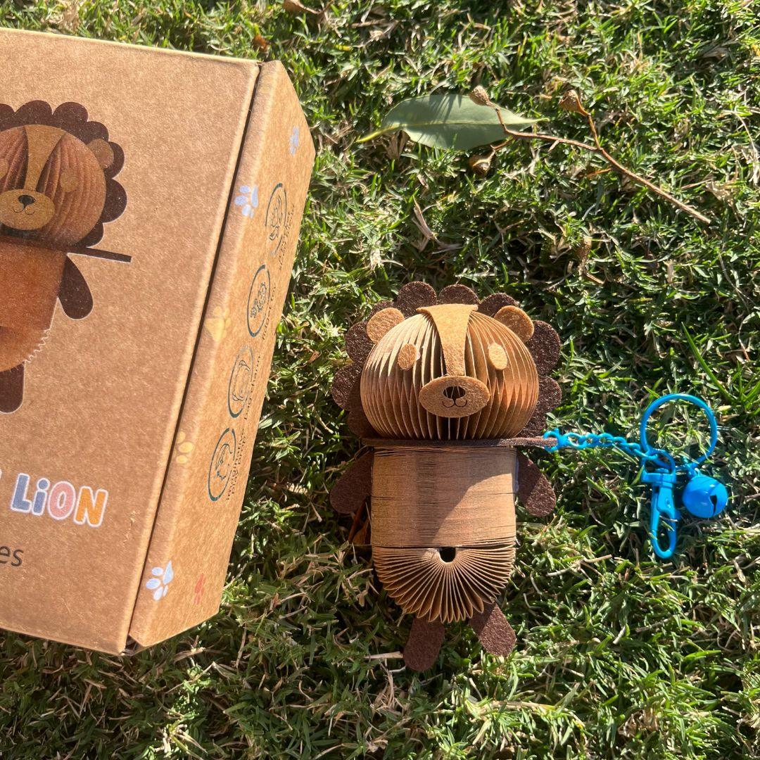 Ludo the Lion Paper Slinky Charm - Paper Pops