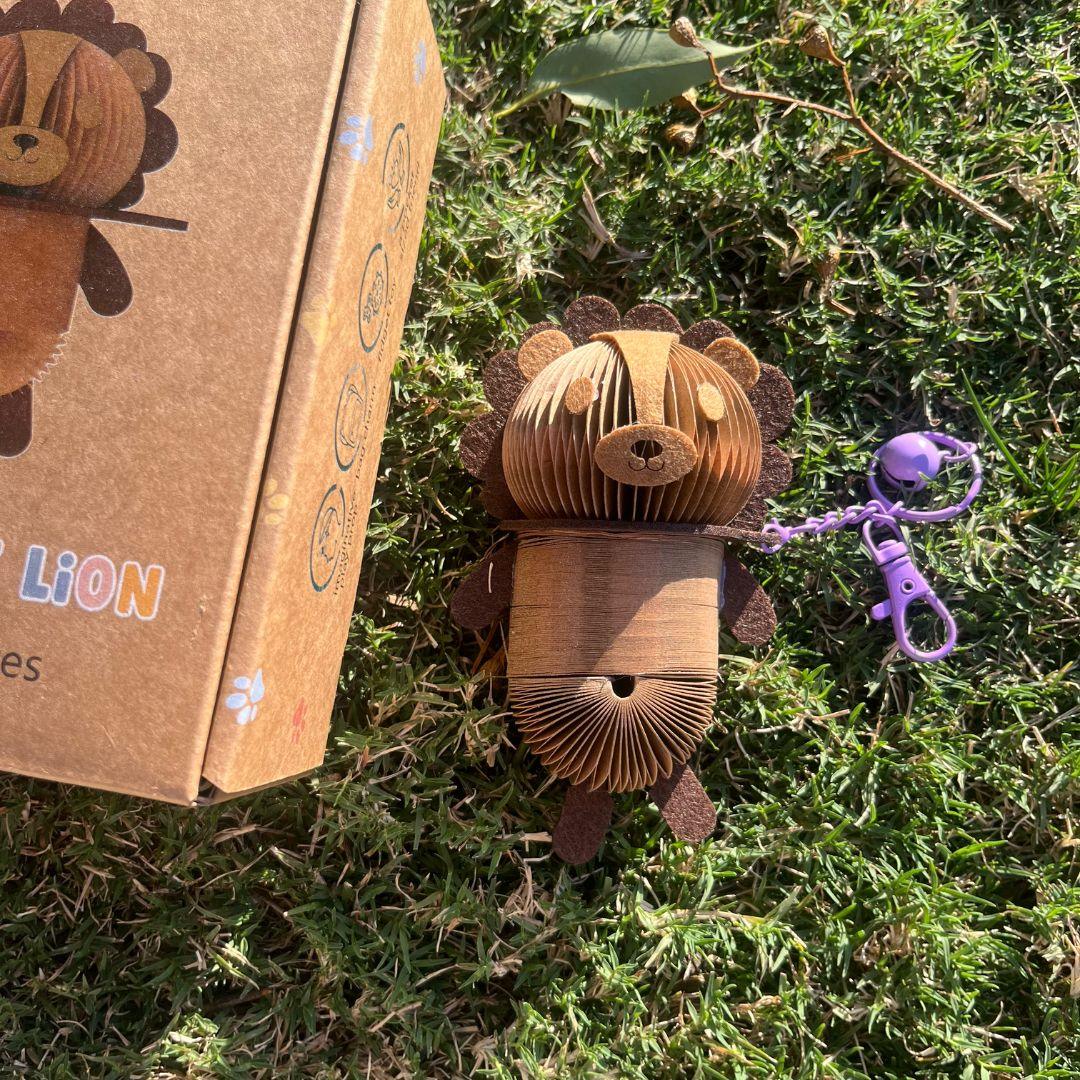 Ludo the Lion Paper Slinky Charm - Paper Pops
