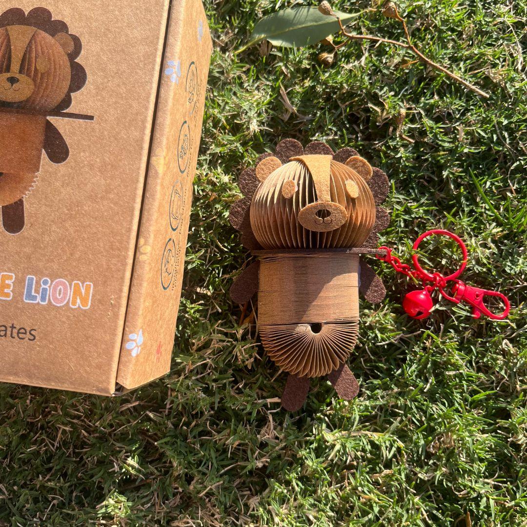 Ludo the Lion Paper Slinky Charm - Paper Pops